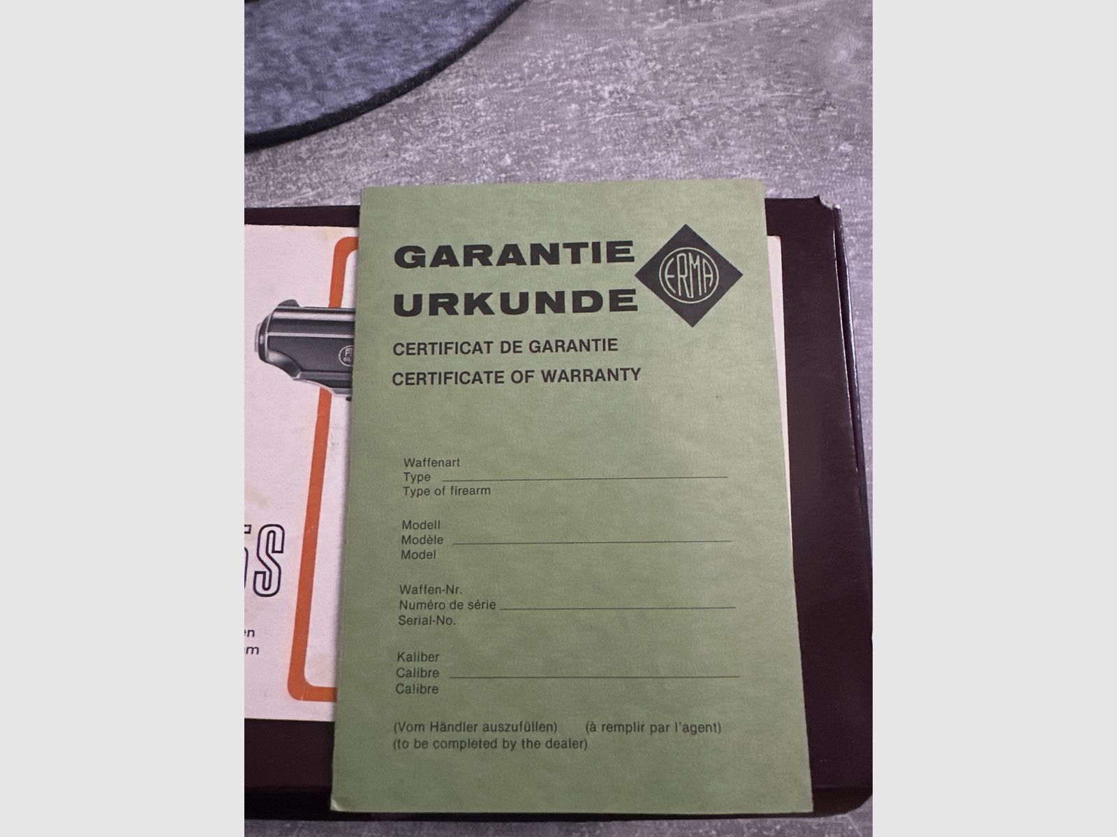 Pistole ERMA Werke Mod. EGP 75 S cal. 8 mm K . Komplett Set