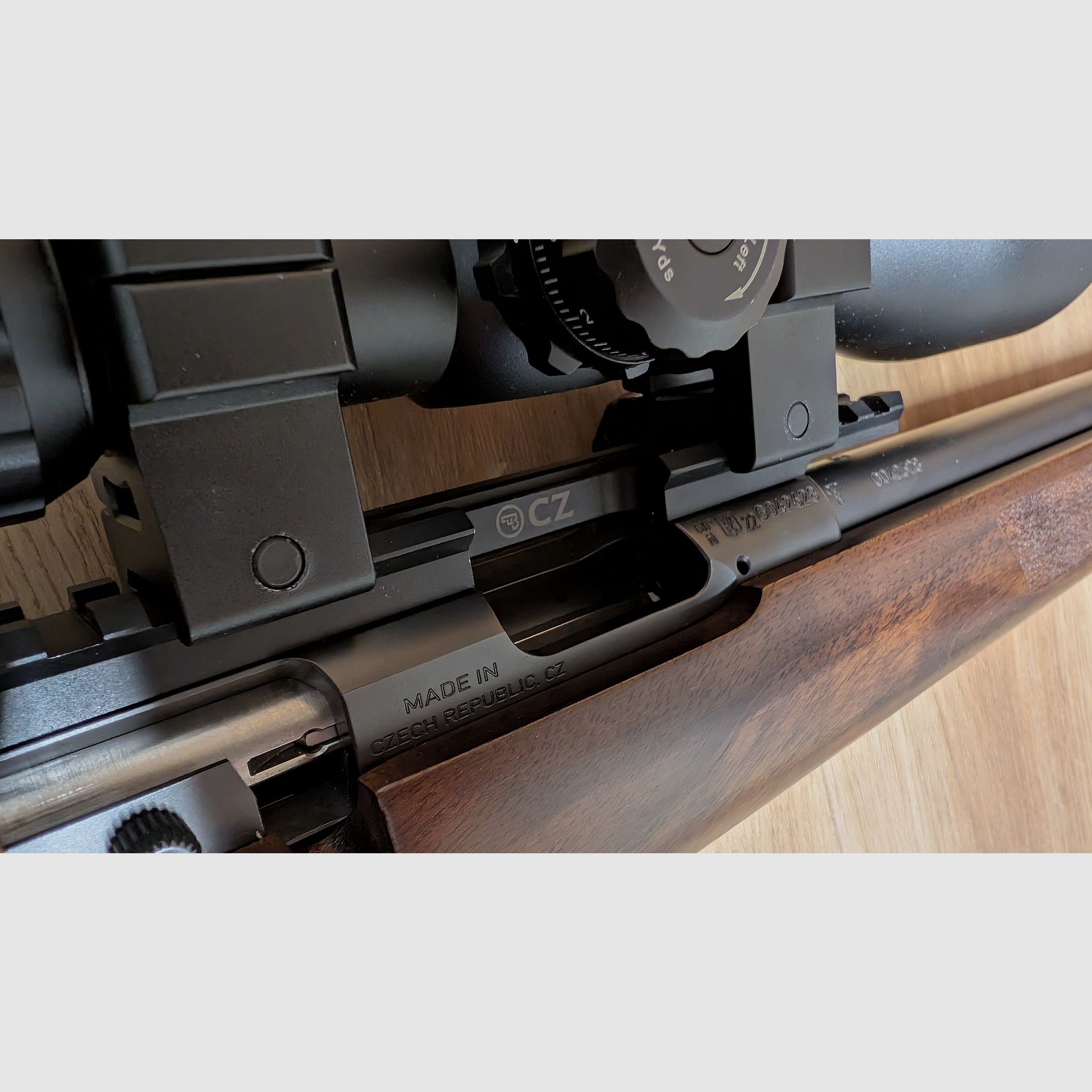 CZ 457 Varmint in .22 WMR, con UTC 4-16x44 Accushot, guida Picatinny CZ