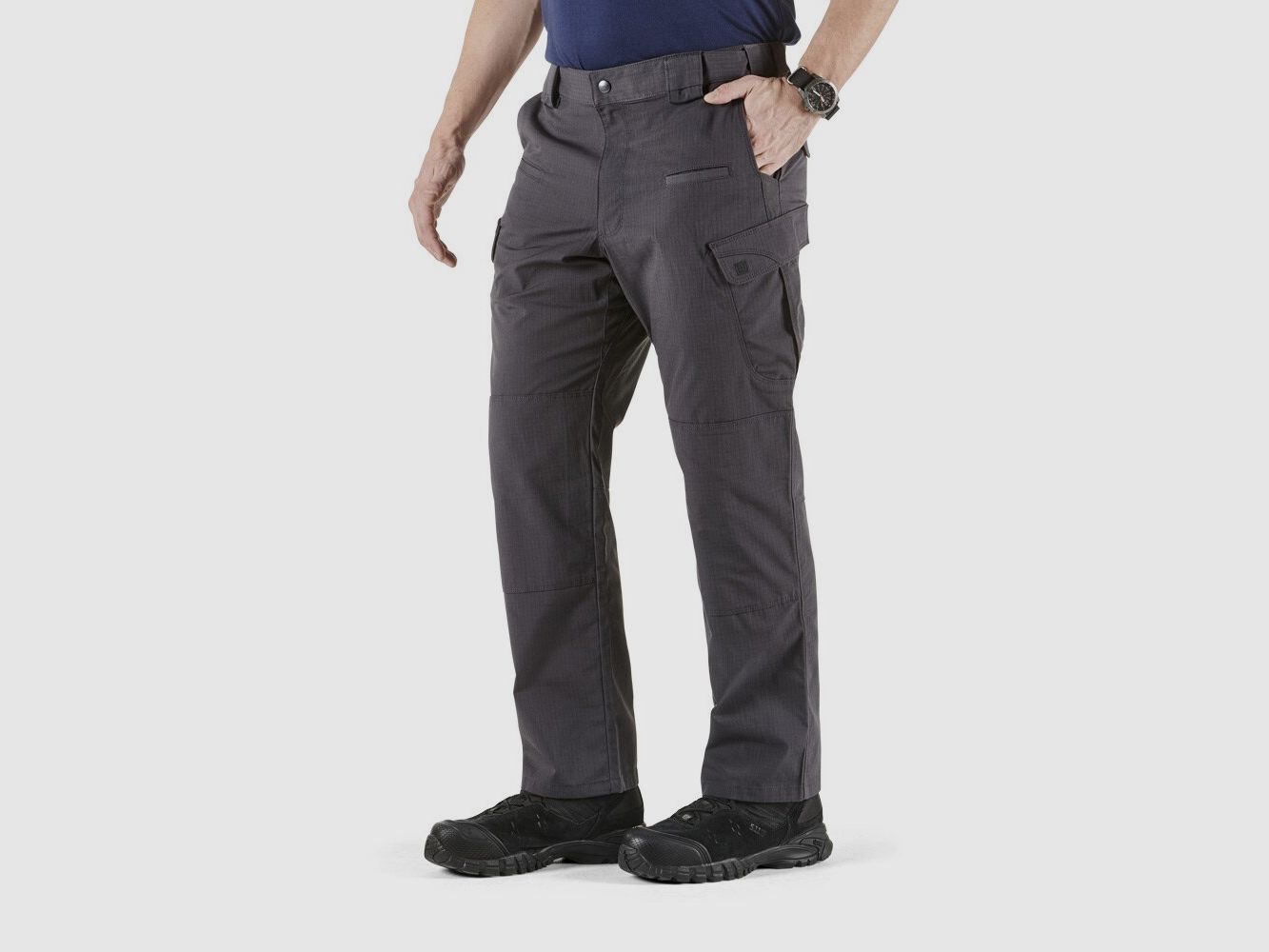 Pantalones Stryke de 5.11 Tactical en color carbón 36-30