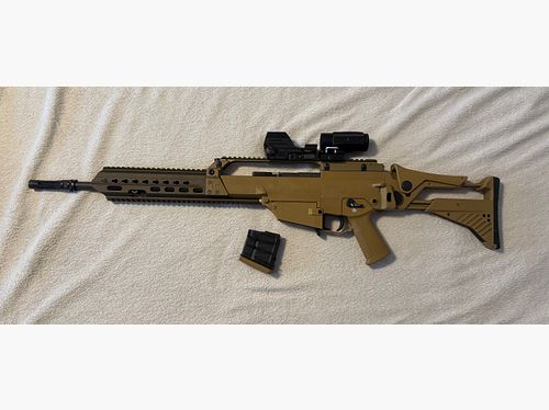 Heckler&Koch HK 243 S TAR mit Falke Magnifier B5X und LE QL Gen2 Reflexvisier in Grün/Braun