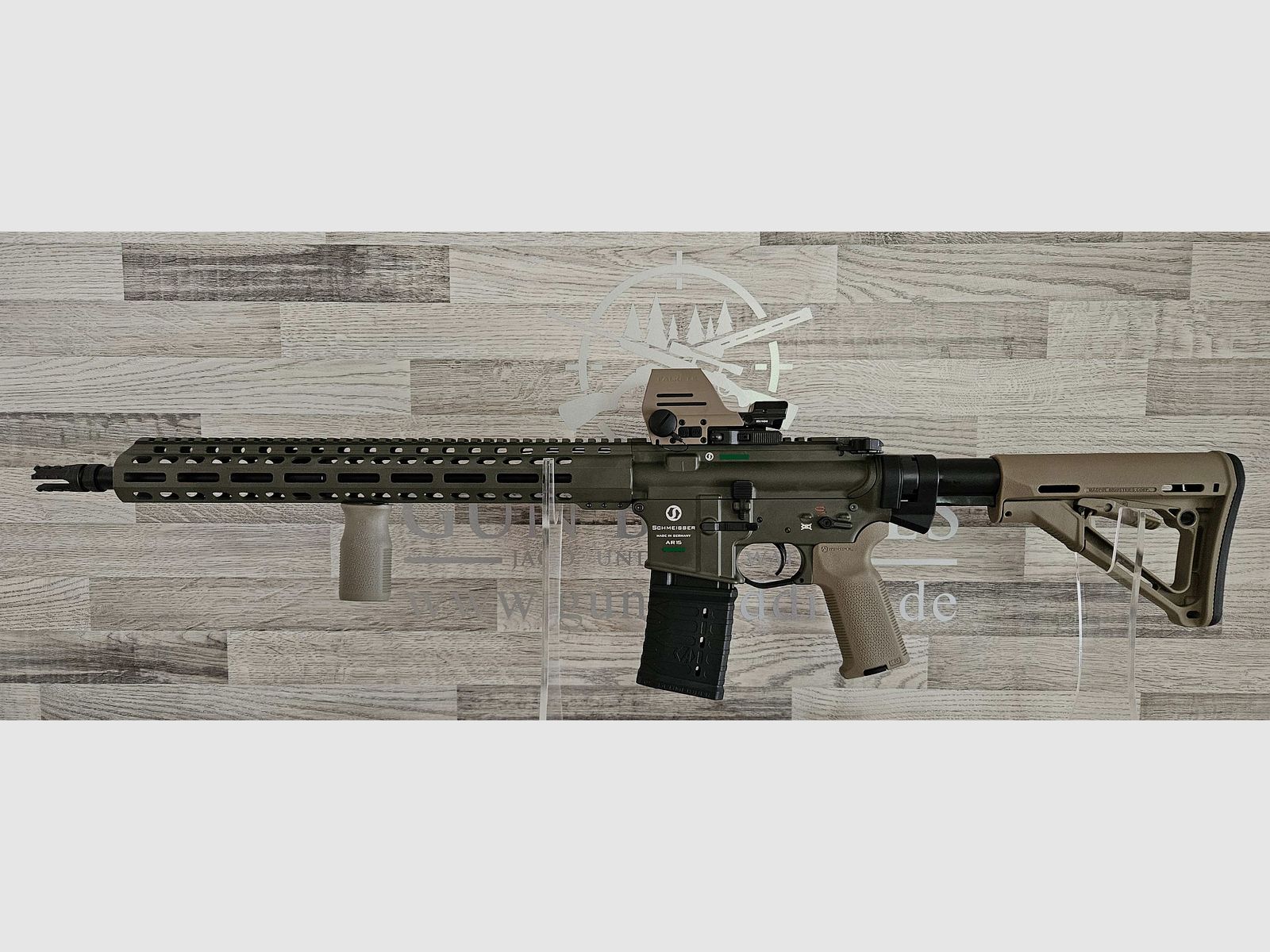 Neuware vom Fachhandel - Schmeisser AR15 M5FL Sondermodell MAGPUL 16,75" OD Green .223Rem mit Optik