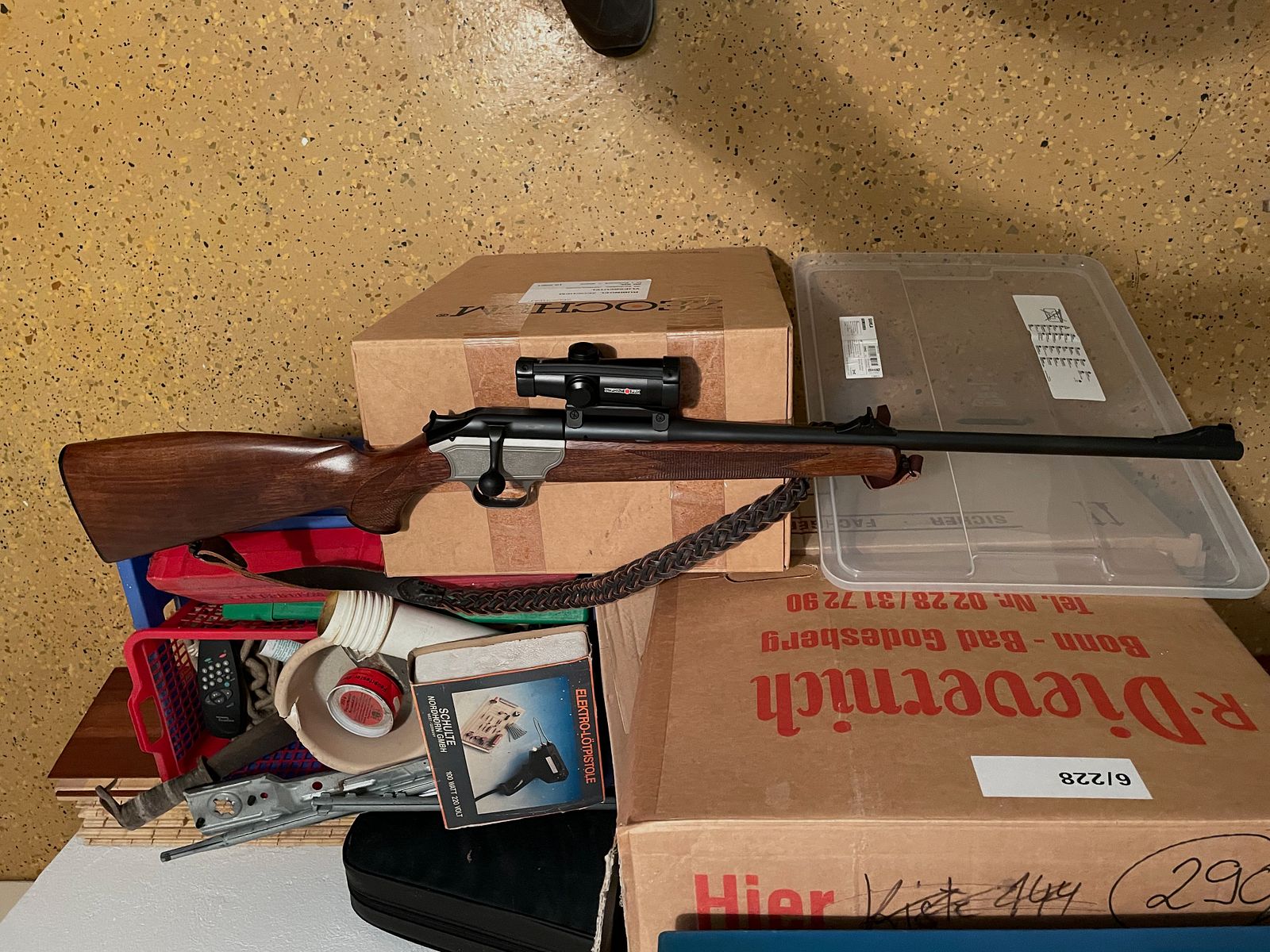 Blaser R93 Repetierbüchse 9,3x62 mit Zielfernrohr und Hitpoint