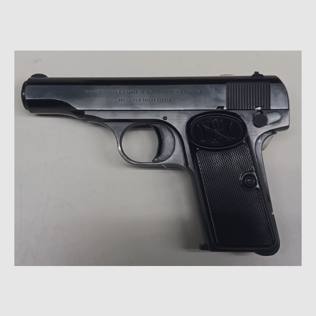 FN - Fabrique Nacional de Armas de Guerra - Herstal - Bélgica Mod. 1910 "Reina Juliana"