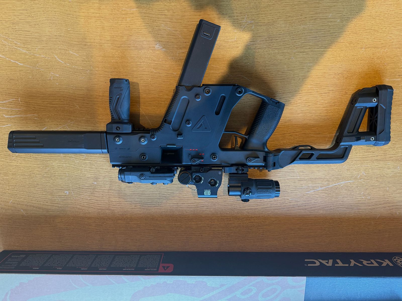 Krytac Kriss Vector Airsoft S-AEG (schwarz) + Ausrüstung