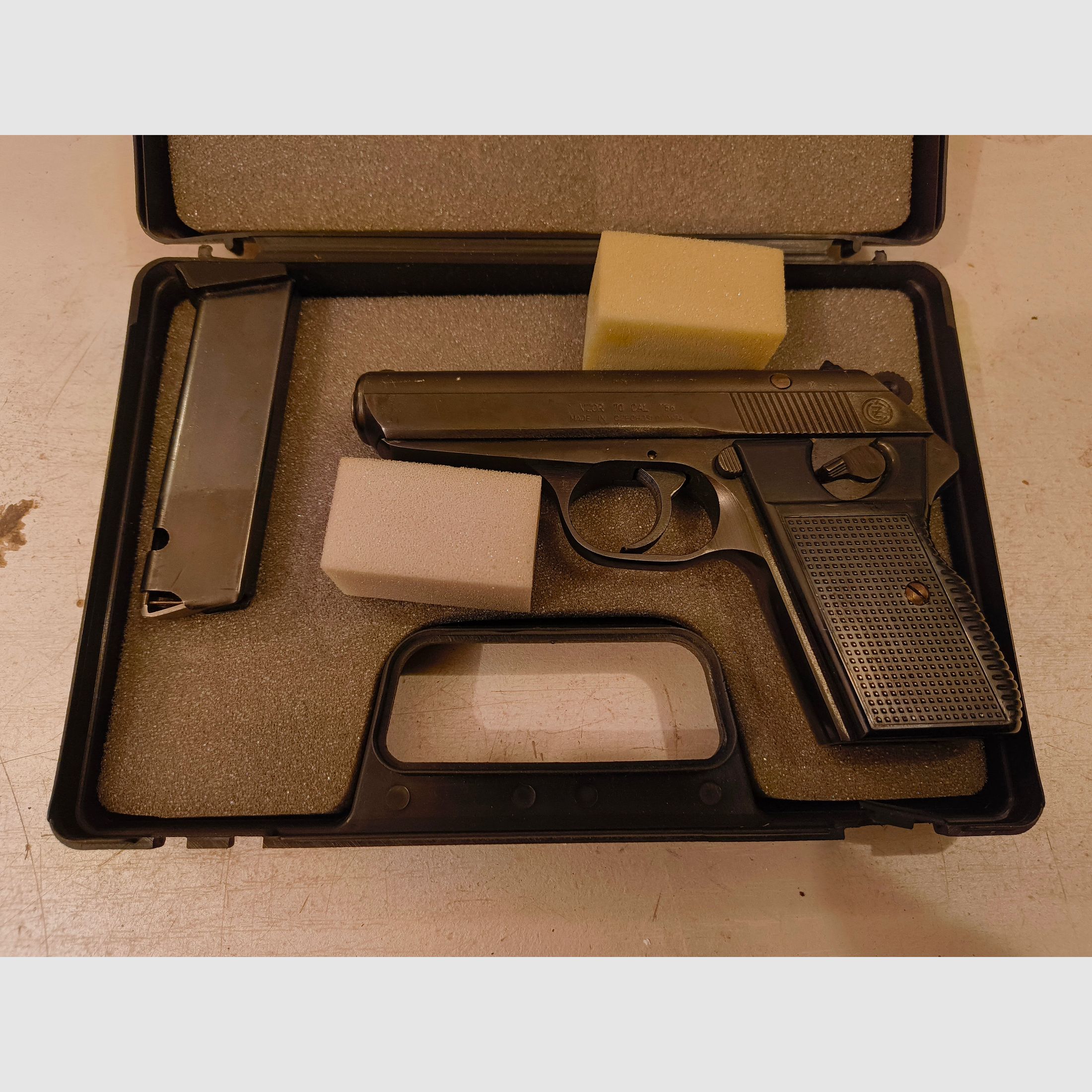 Pistolet CZ 70, image 1 sur 2