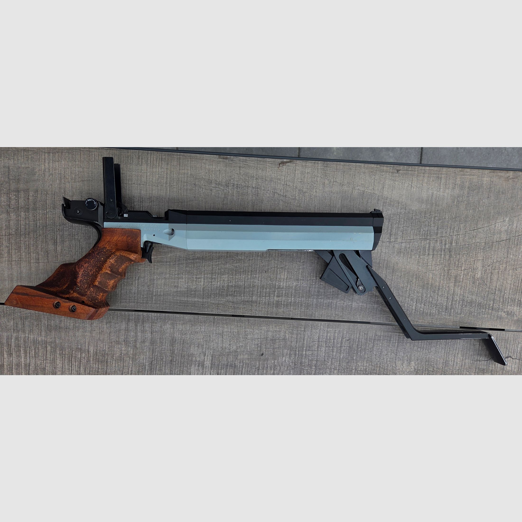 Feinwerkbau LP 100 mit Morini Griff