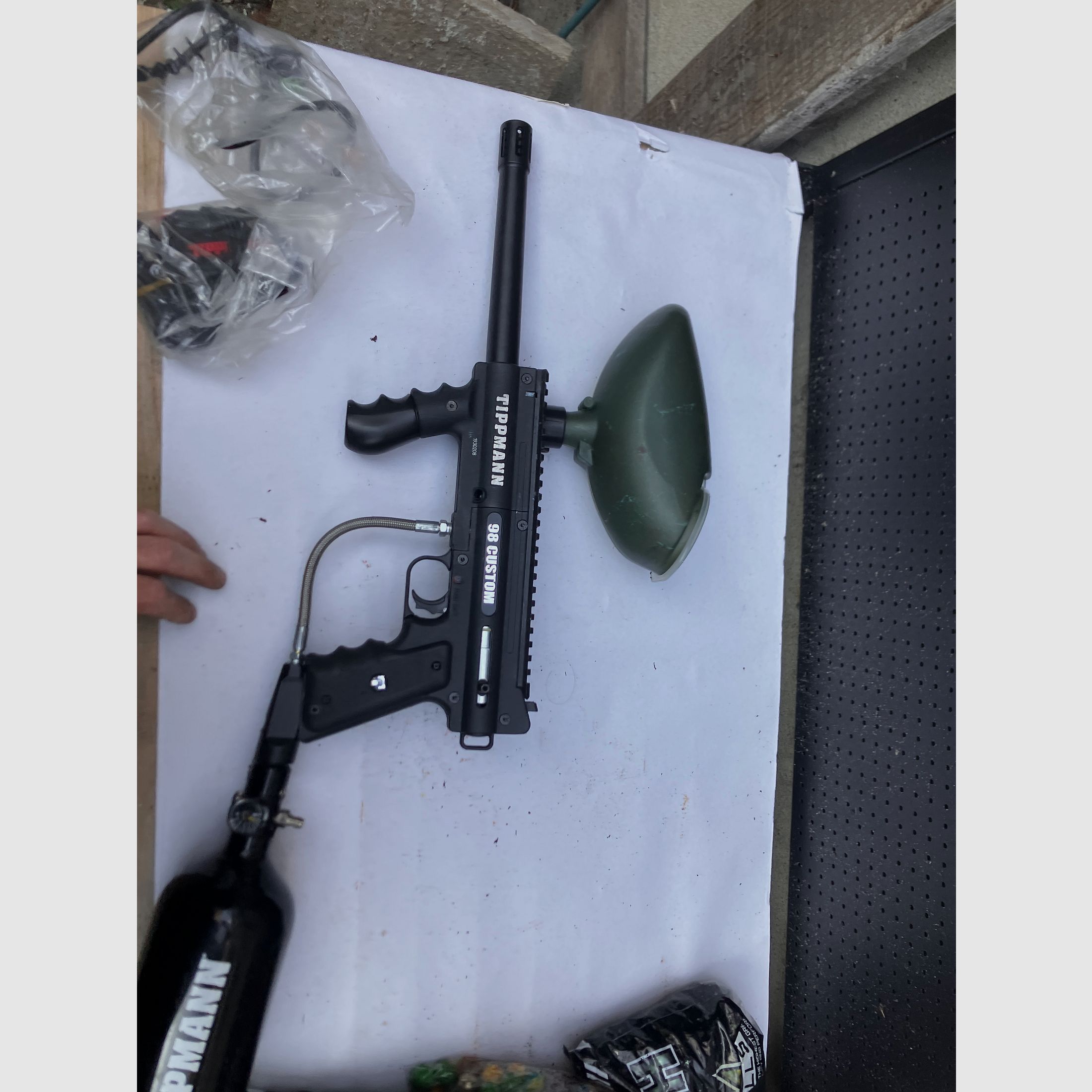 Tippmann 98 Custom incluido marcador de repuesto y accesorios