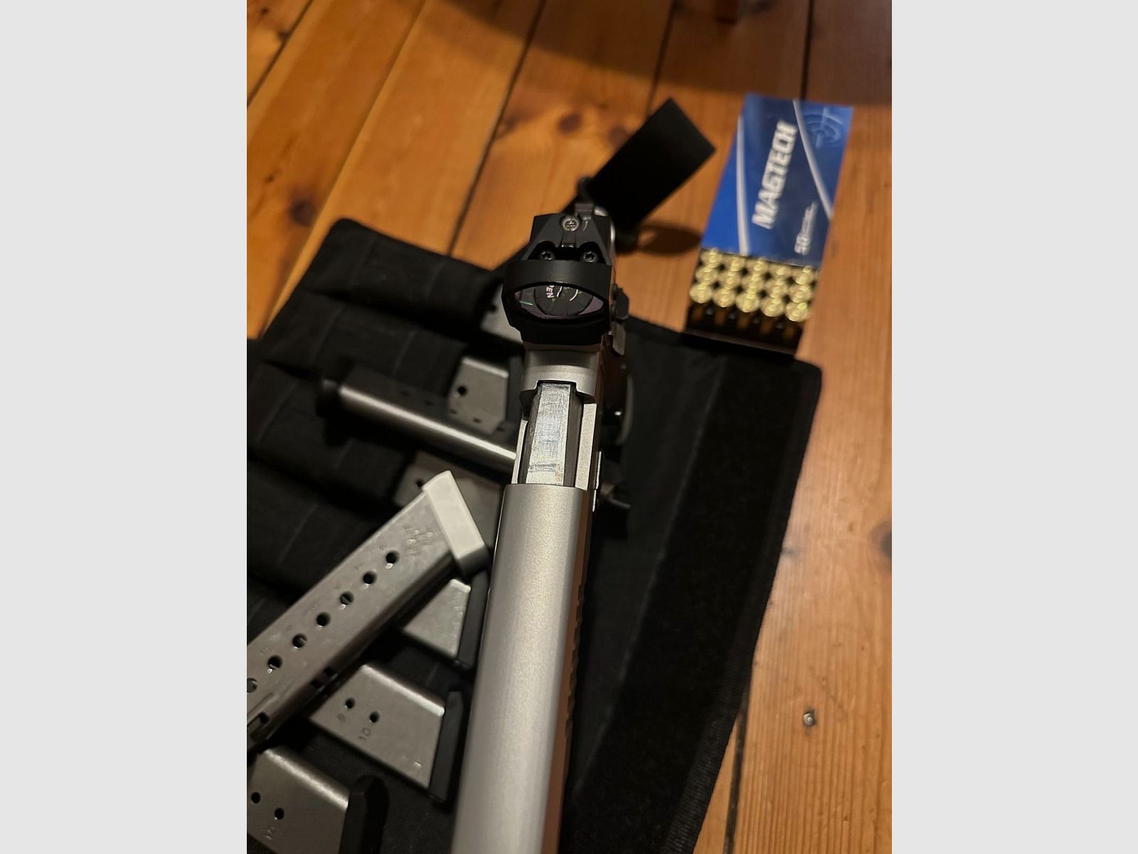 Sig Sauer P220  X-Six 45 Acp und WS 9mm