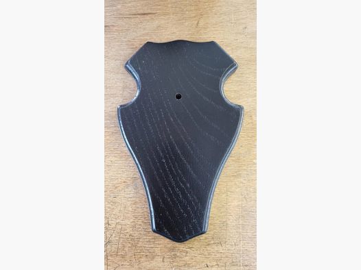 Trophäenschild für Rehbock aus Eichenholz – rund