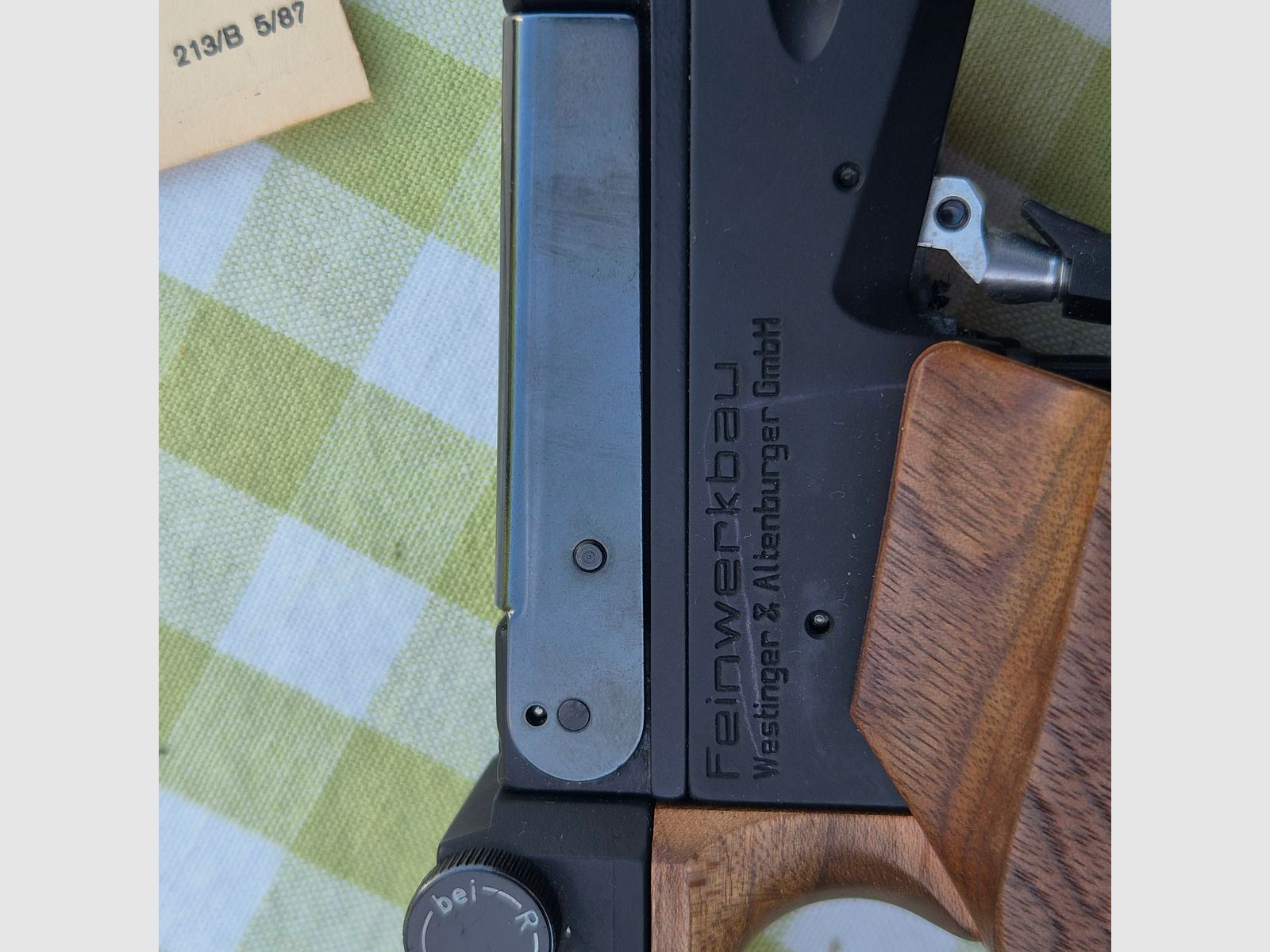 Pistola de competición Feinwerkbau Modelo 102