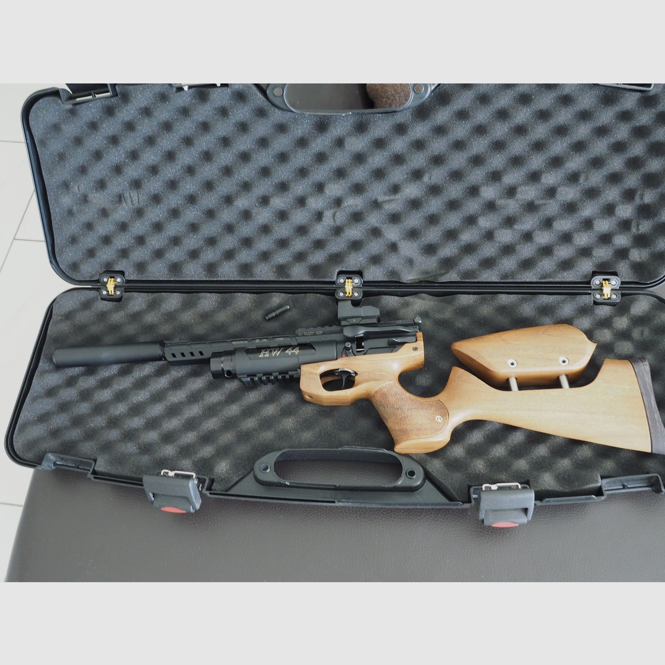 Weihrauch HW44 pistola carabina calibro 4,5 top, red dot sight, suppressor, valigetta ecc., immagine 2 di 6