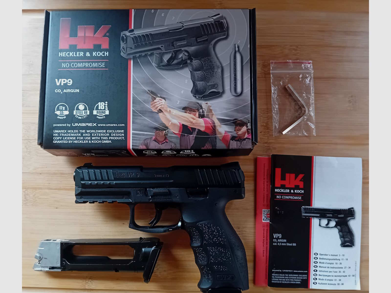 Heckler & Koch VP 9 Co2 4,5BB Blowback Umarex + cargador de repuesto
