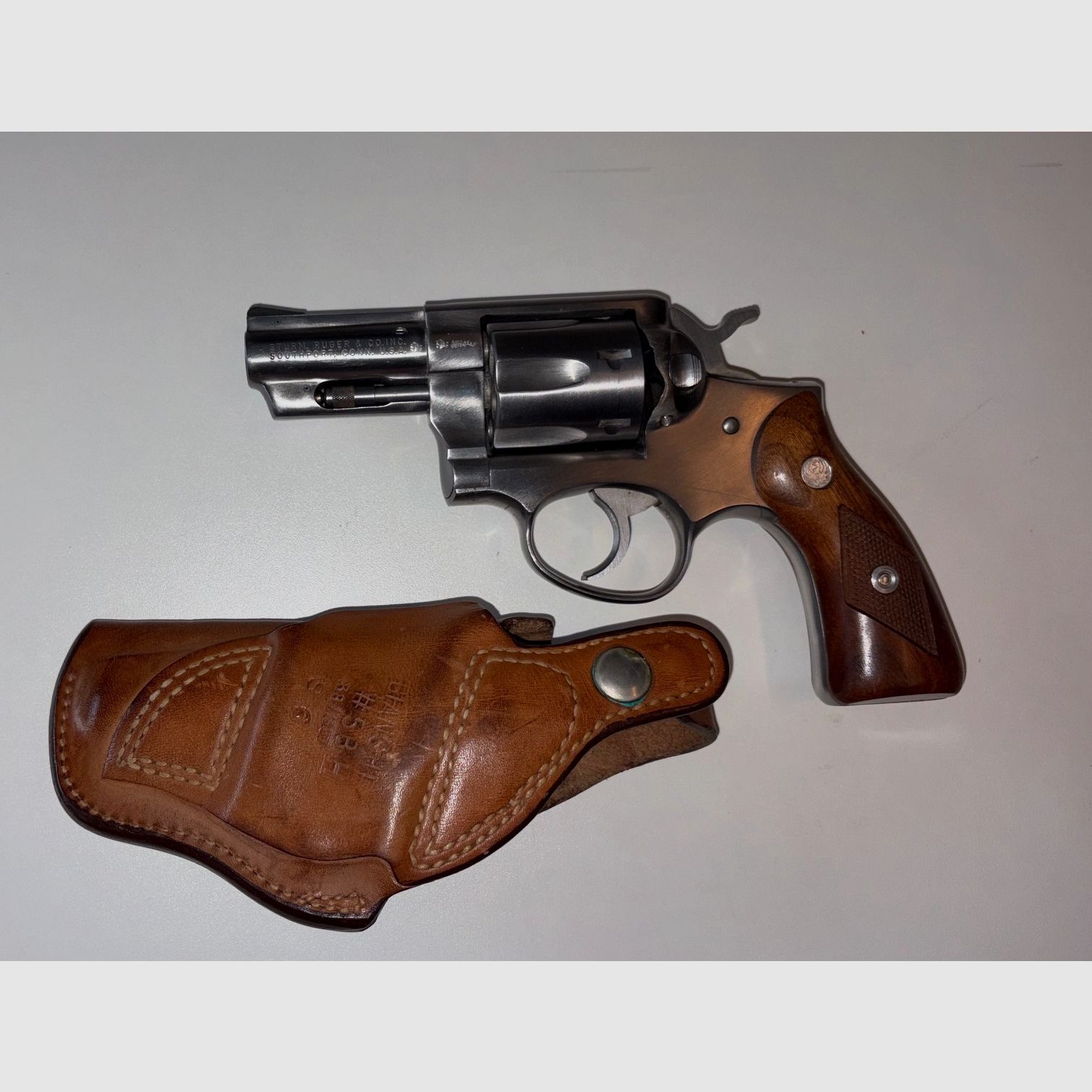 Revolver Ruger Speed-Six, Cal..357 Mag. incl. fondina in pelle