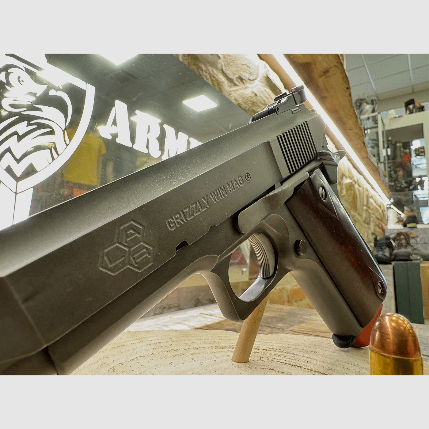 UTILISÉ – PISTOLE – LAR GRIZZLY MARK I cal. 45 Win. Mag., image 3 sur 7