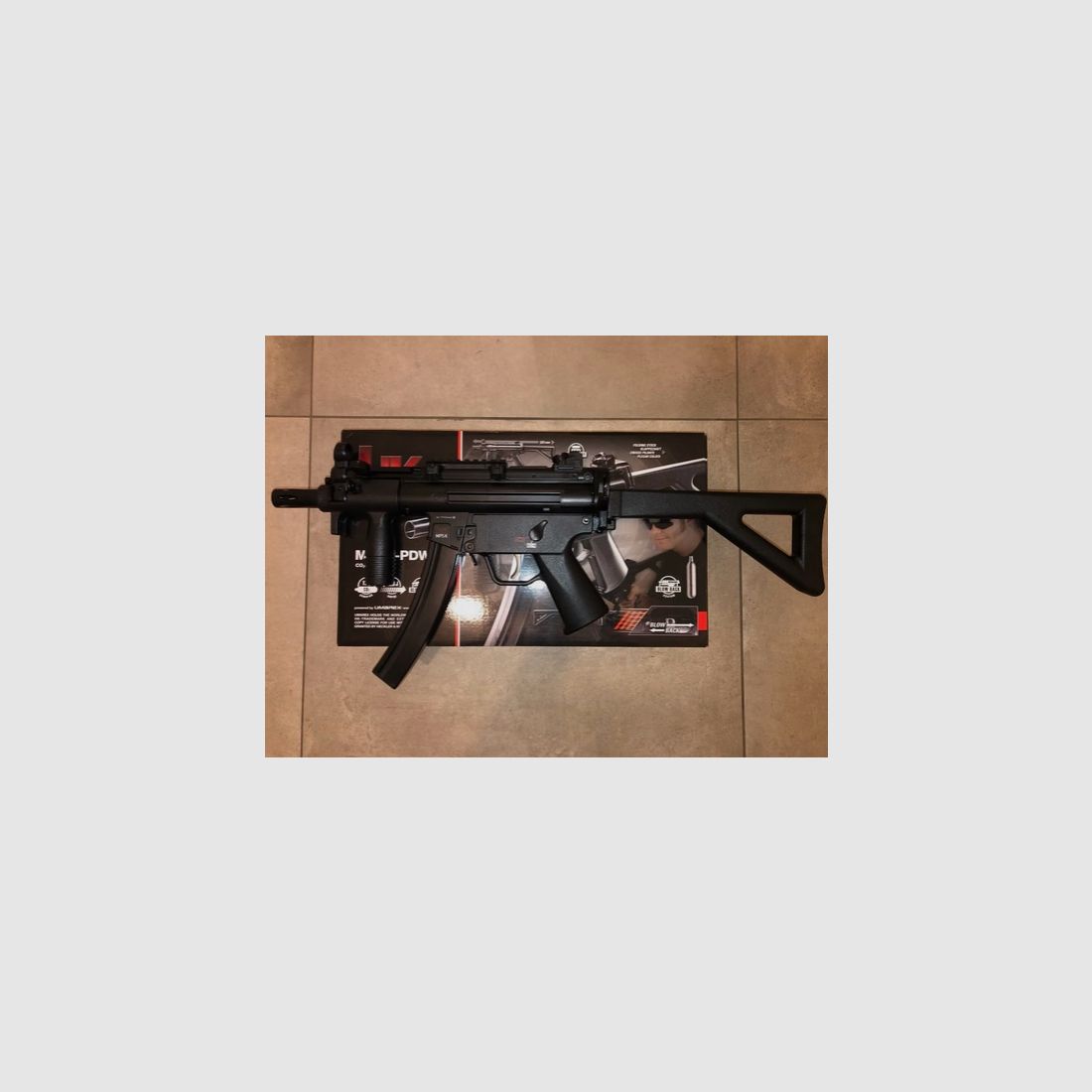 Umarex MP5 4,5mm CO2 + KLI M1911 4,5mm CO2, Bild 2 von 7