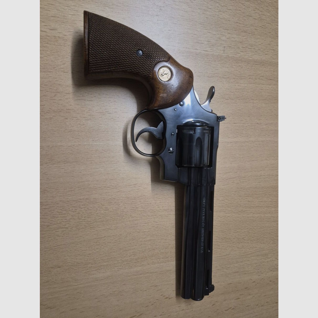Colt Python, Bild 2 von 4