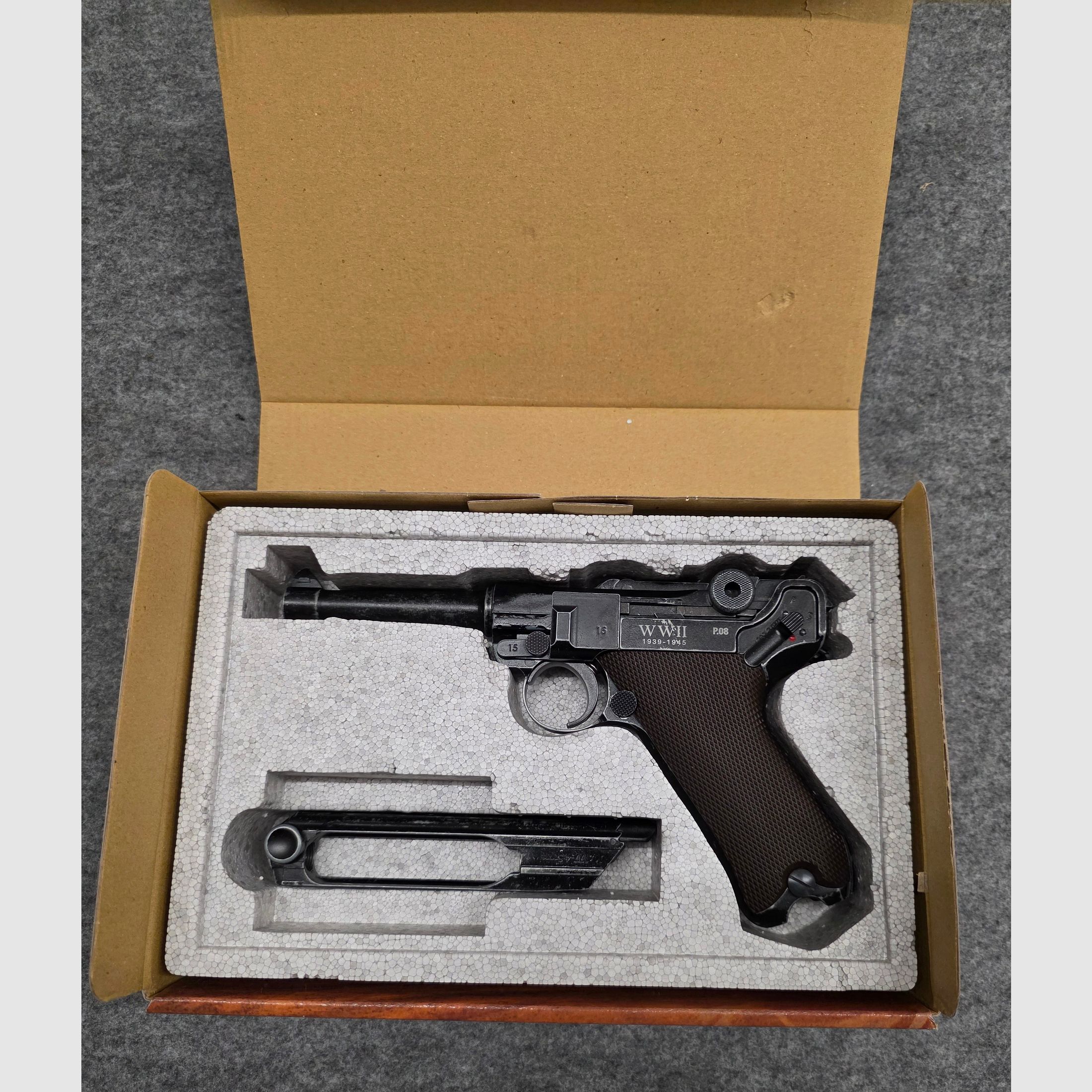 Umarex Legends P08 Luger WWII Special Edition Co2 Pistole mit Blowback  Cal. 4,5 mm Stahl BB