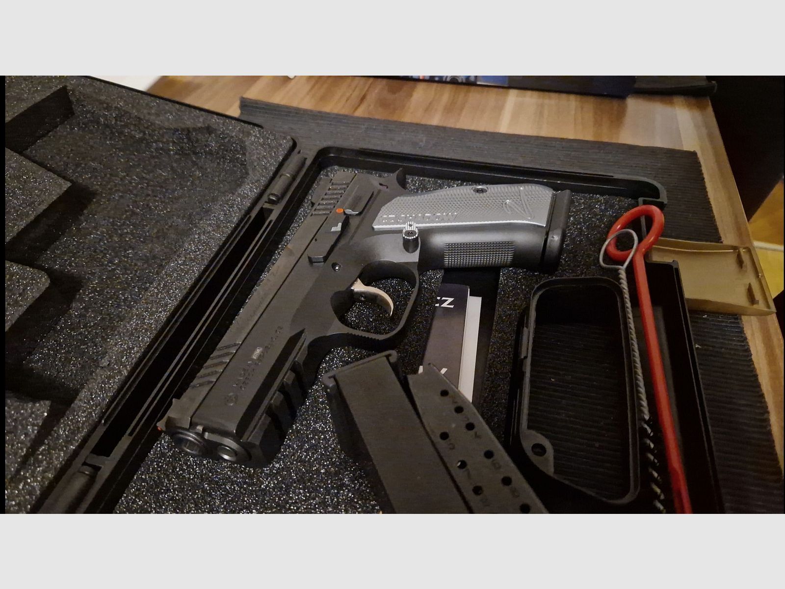 CZ Shadow 2 Compact + 300 Schuss 9 mm Luger