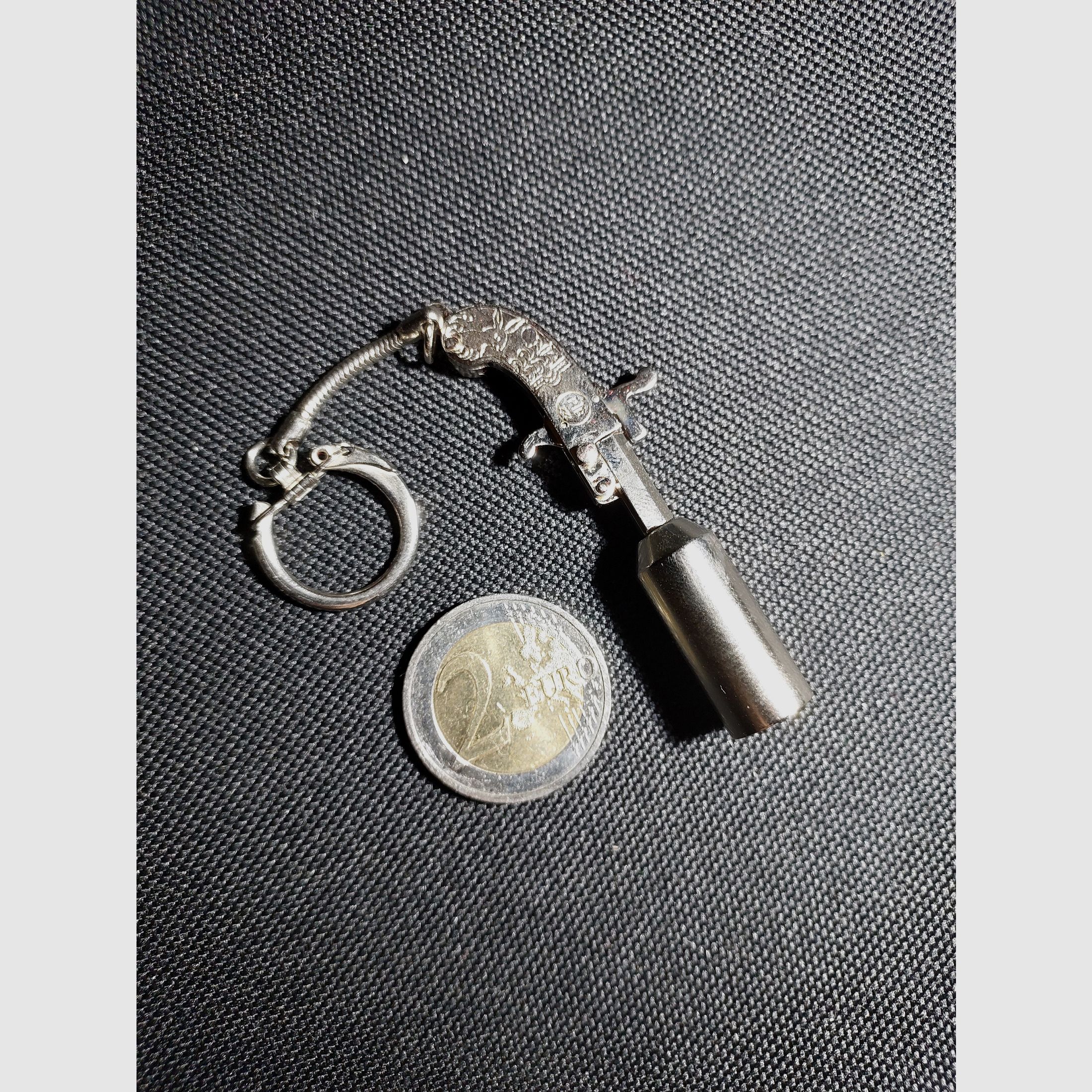 Original Berloque Mini Pistole vernickelt inklusive Knallkapseln und Leuchtsterne in Holzkiste Kaliber 2 mm (P18)