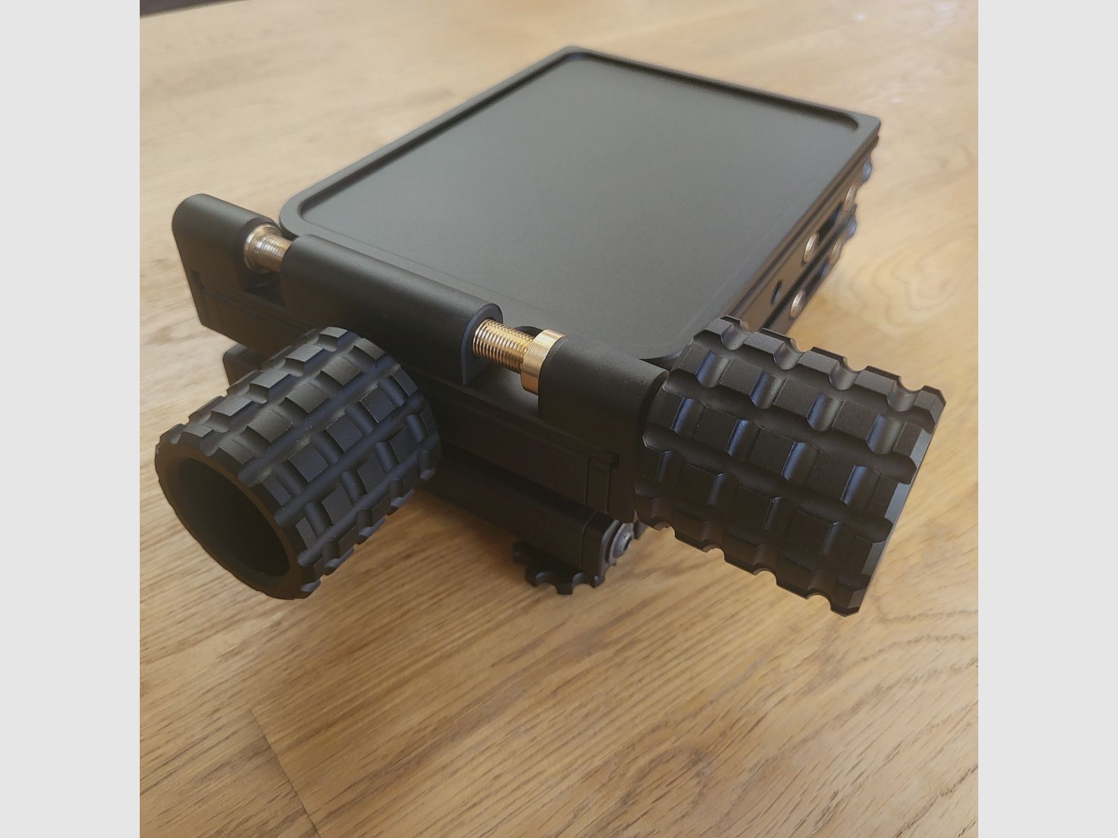 Bears Adjustable Lifter for your Rearbag with Side Adjustment