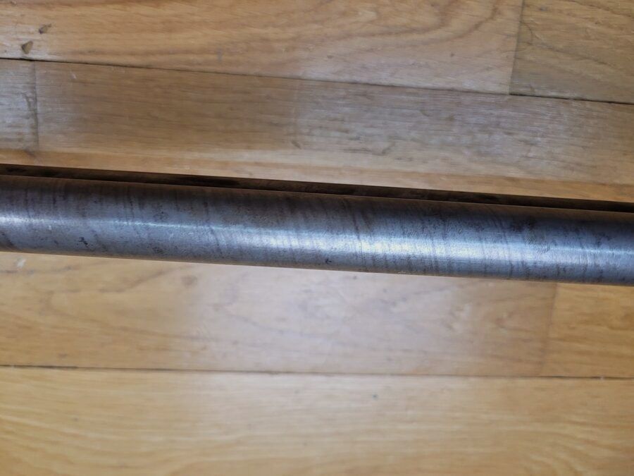 Beau fusil anglais en canon de Damas à chiens externes – calibre 12/65 percussion centrale – fabrication E.F Walker, Birmingham – vers 1885/1887 – beaux bois – pas de jeu – bons canons – excellente percussion et platines particulièrement fluides – l&rsquo;art britannique du fusil de chasse à son sommet !, image 11 sur 26