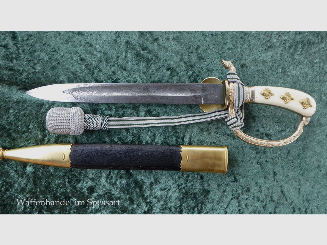 Stag knife with a guard vessel in ornate design from the time of World War II.