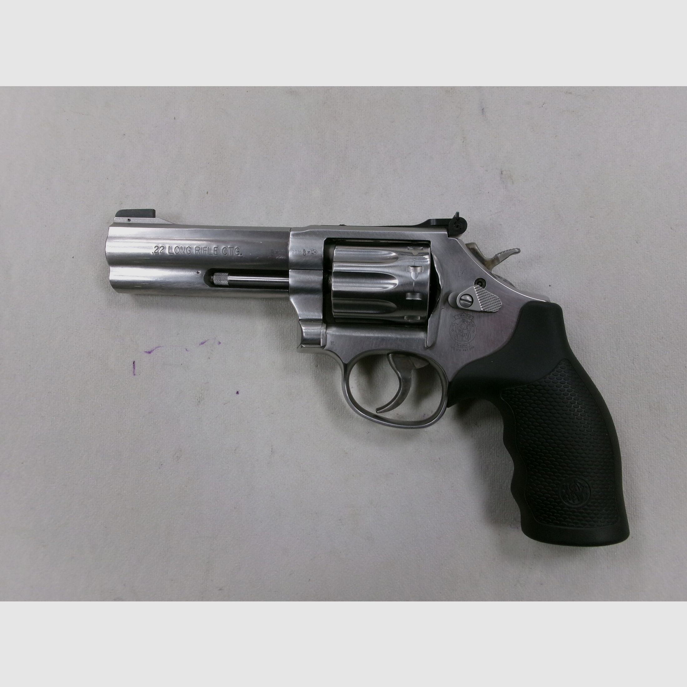 SMITH & WESSON 617 CAL. 22 L.R. USATO, immagine 1 di 4