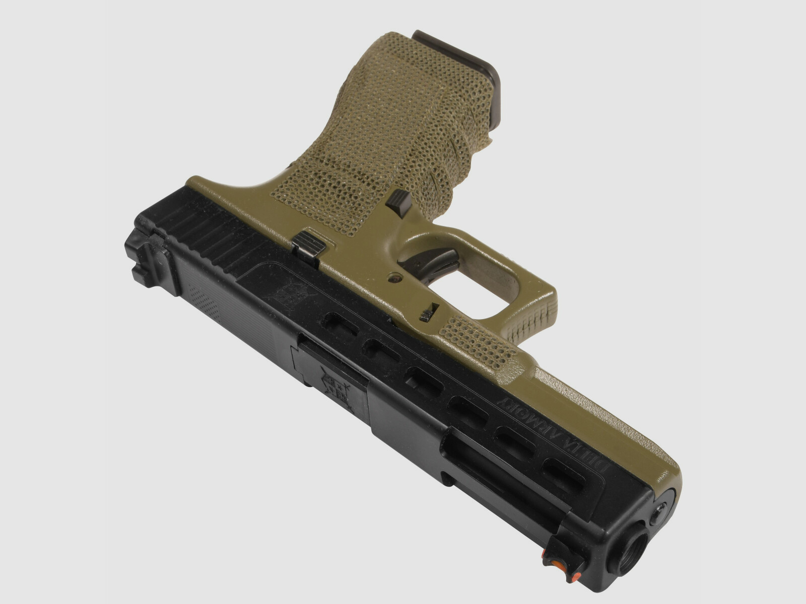 P06 GBB Airsoft Pistole in Oliv | Delta Armory