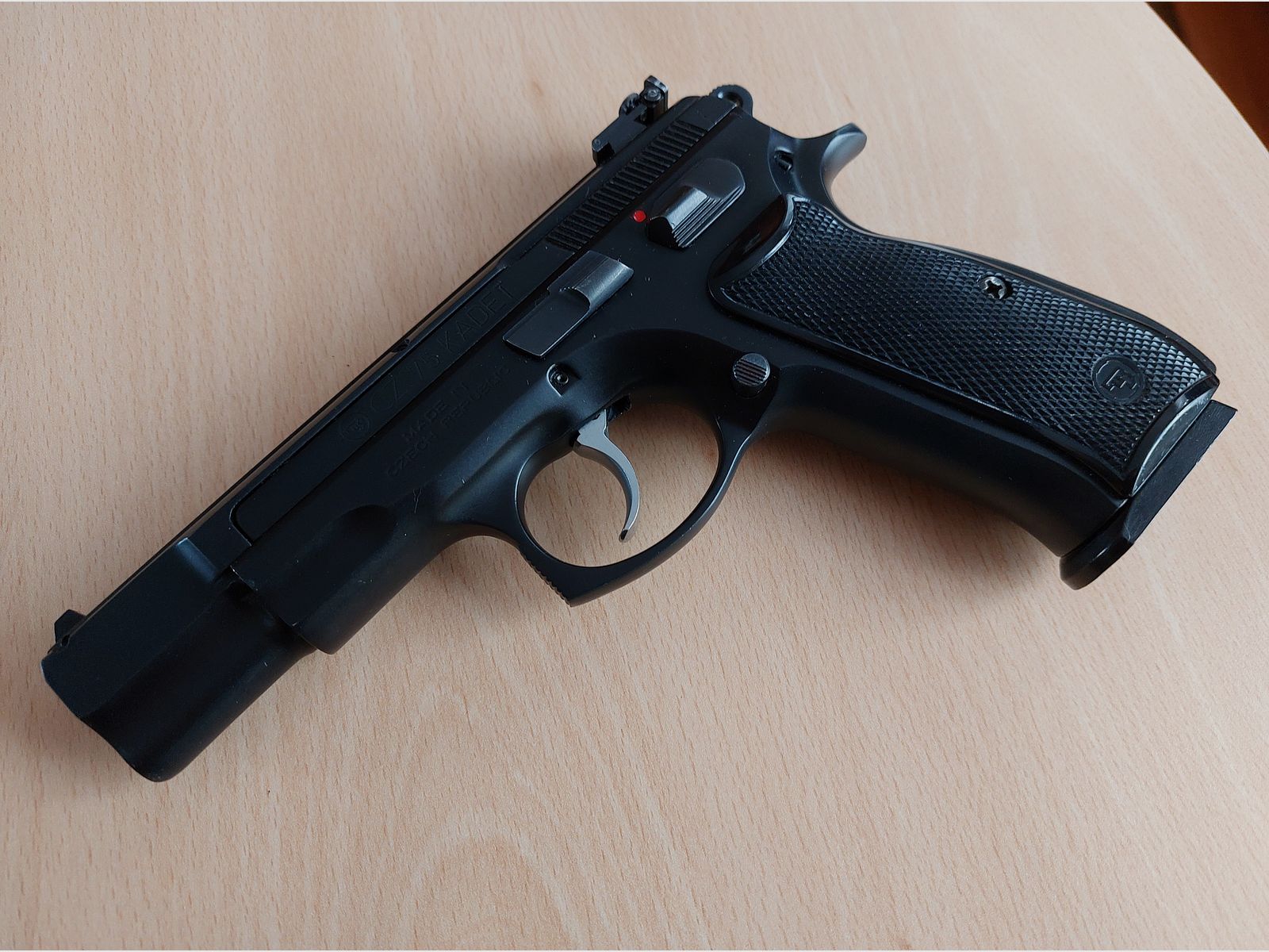 CZ 75 Kadet