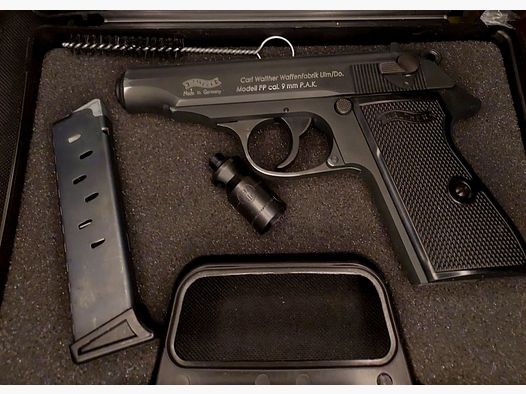 Pistola de señal Walther PP Cal. 9mm P.A.K. negra niquelada (PTB 923) con maletín