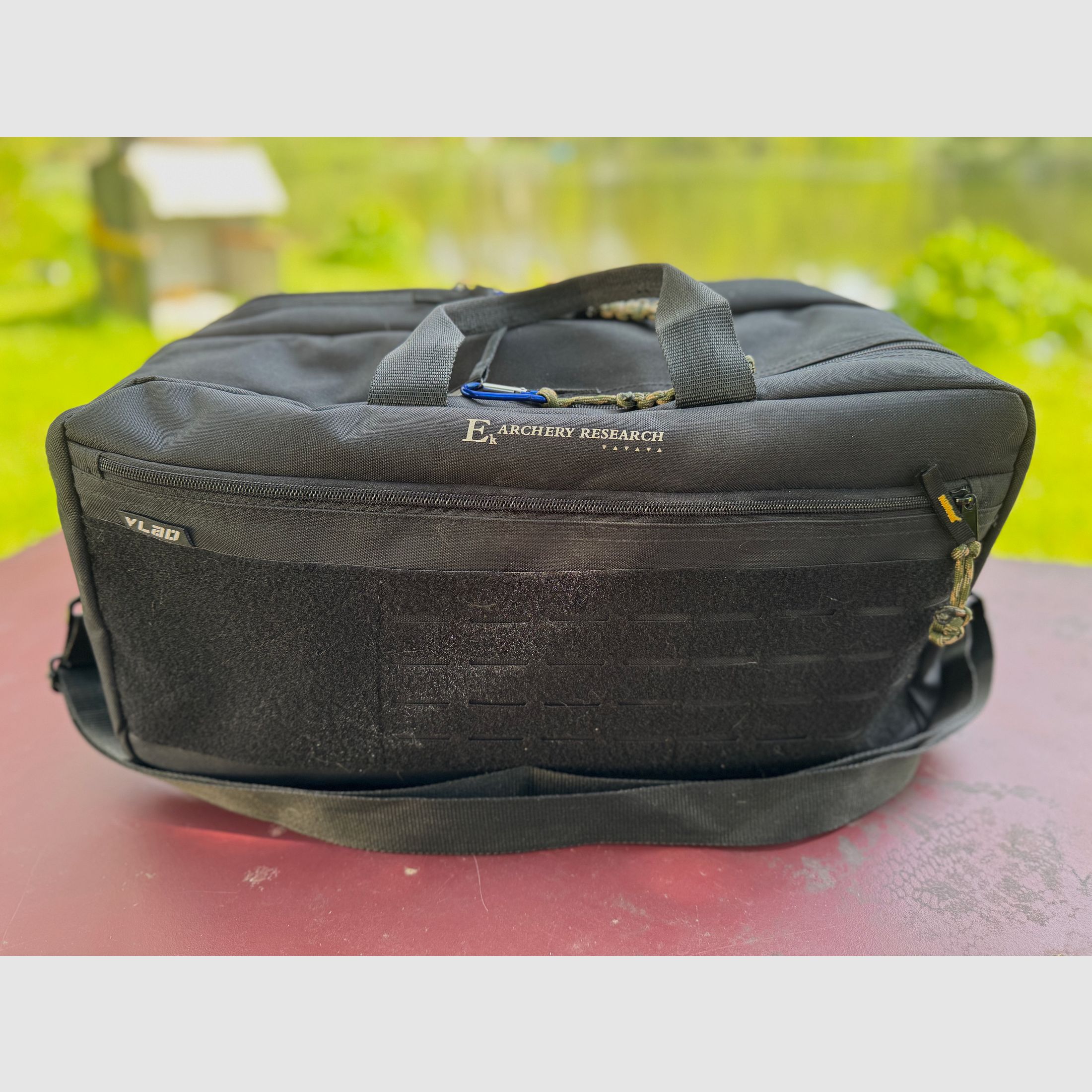 Ultrakomplettpaket EK Archery Vlad Repetierarmbrust mit 8 Schuß Magazin, Tasche, 30, 60 und 90 lbs Bogen, 6 Speadloader, Reddot, Ersatzsehenen, Pfeile usw.