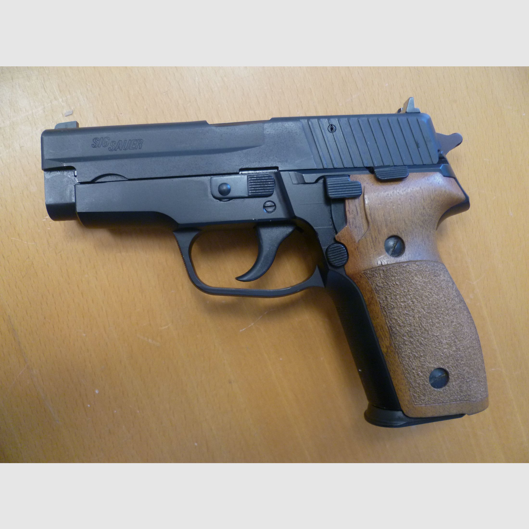 SIG Sauer P228 pistol