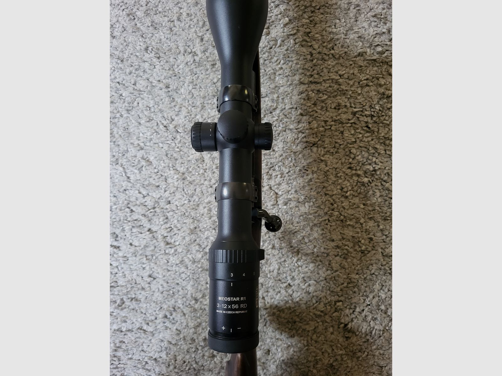 98er Repetierbüchse von Frankonia mit dem Meopta Zielfernrohr Meostar R1 3-12 x 56 RD mit Leuchtpunkt.