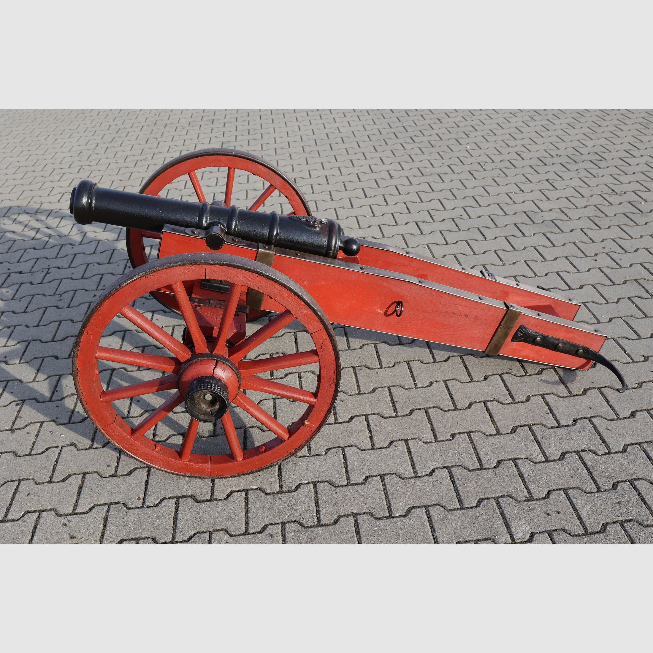 Muzzleloader cannon with proof for reenactment of the 30 Years' War with accessories
