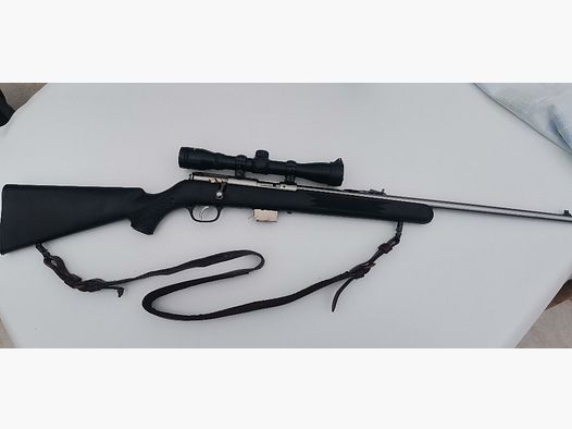Savage 93 Allwetter Schonzeitbüchse .22 Mag, .22 WMR mit Zielfernrohr