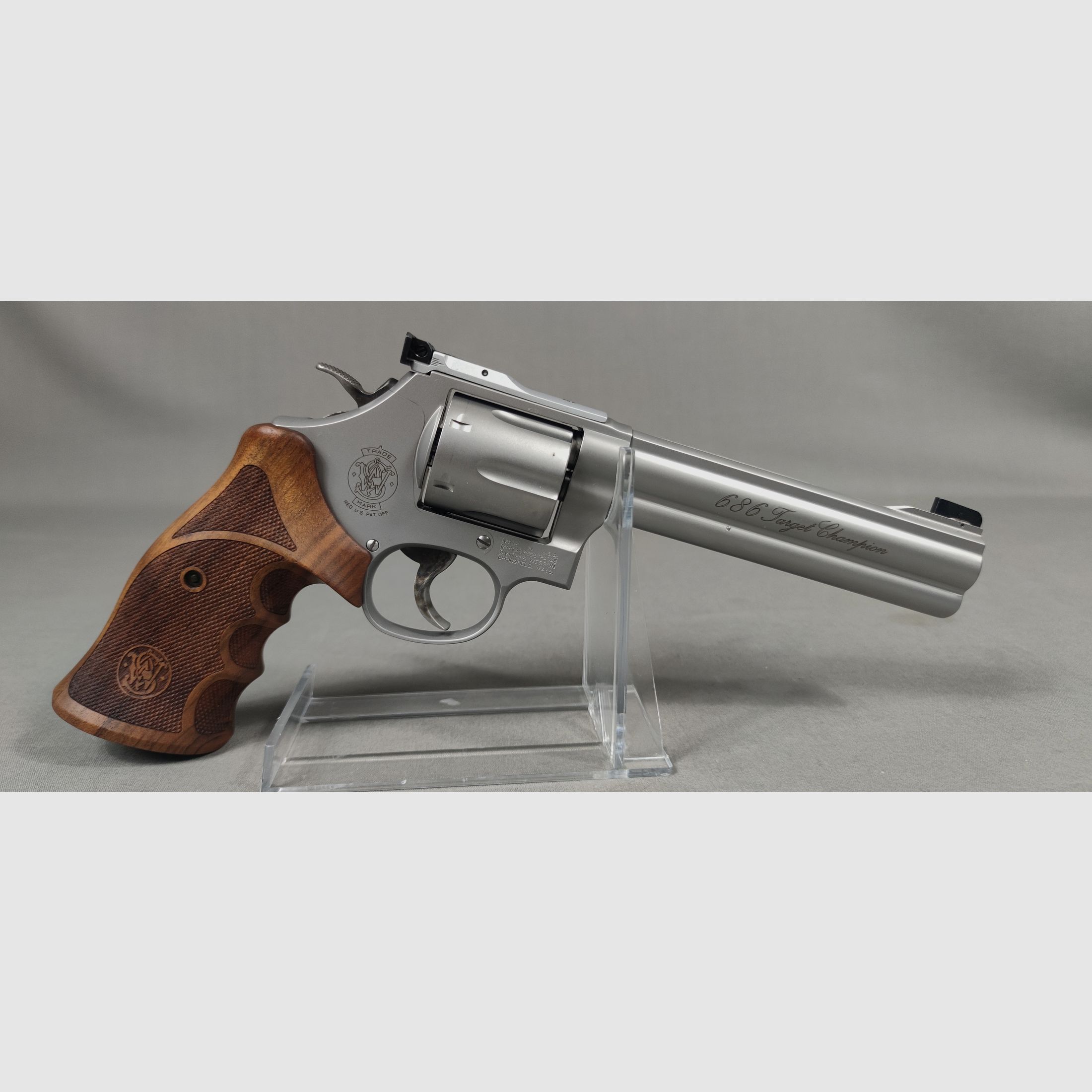 Smith & Wesson 686-6  Target Champion 