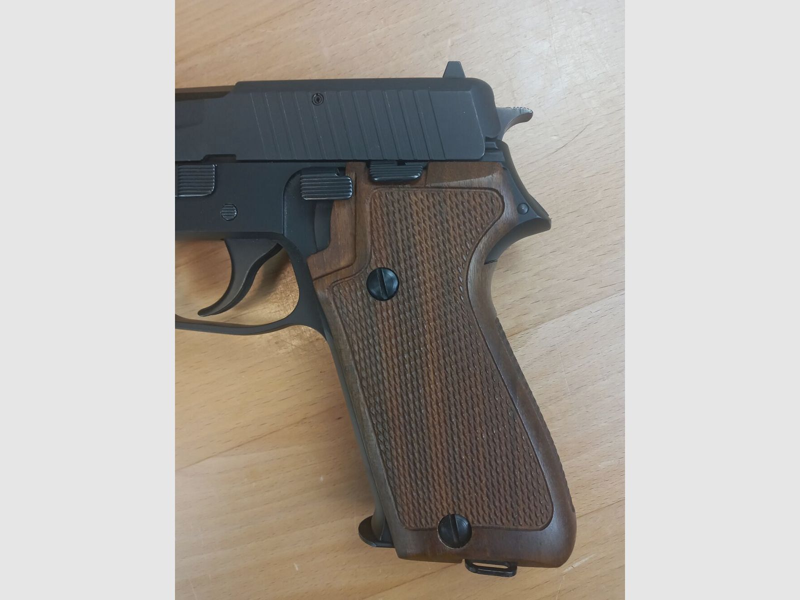 Sig Sauer P 220