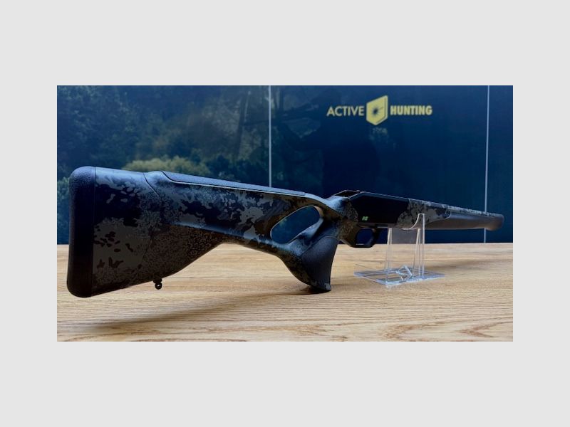 Schaft mit Gehäuse/System - Blaser R8 Custom Carbon HunTec-Camo / Elastomereinlagen / Logo in giftgrün