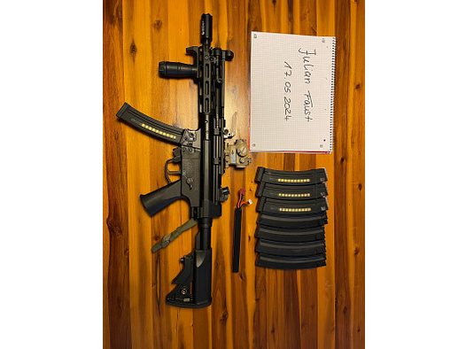 MP5 Cyma SAEG + Magazine+Tracer+Visier+Akku