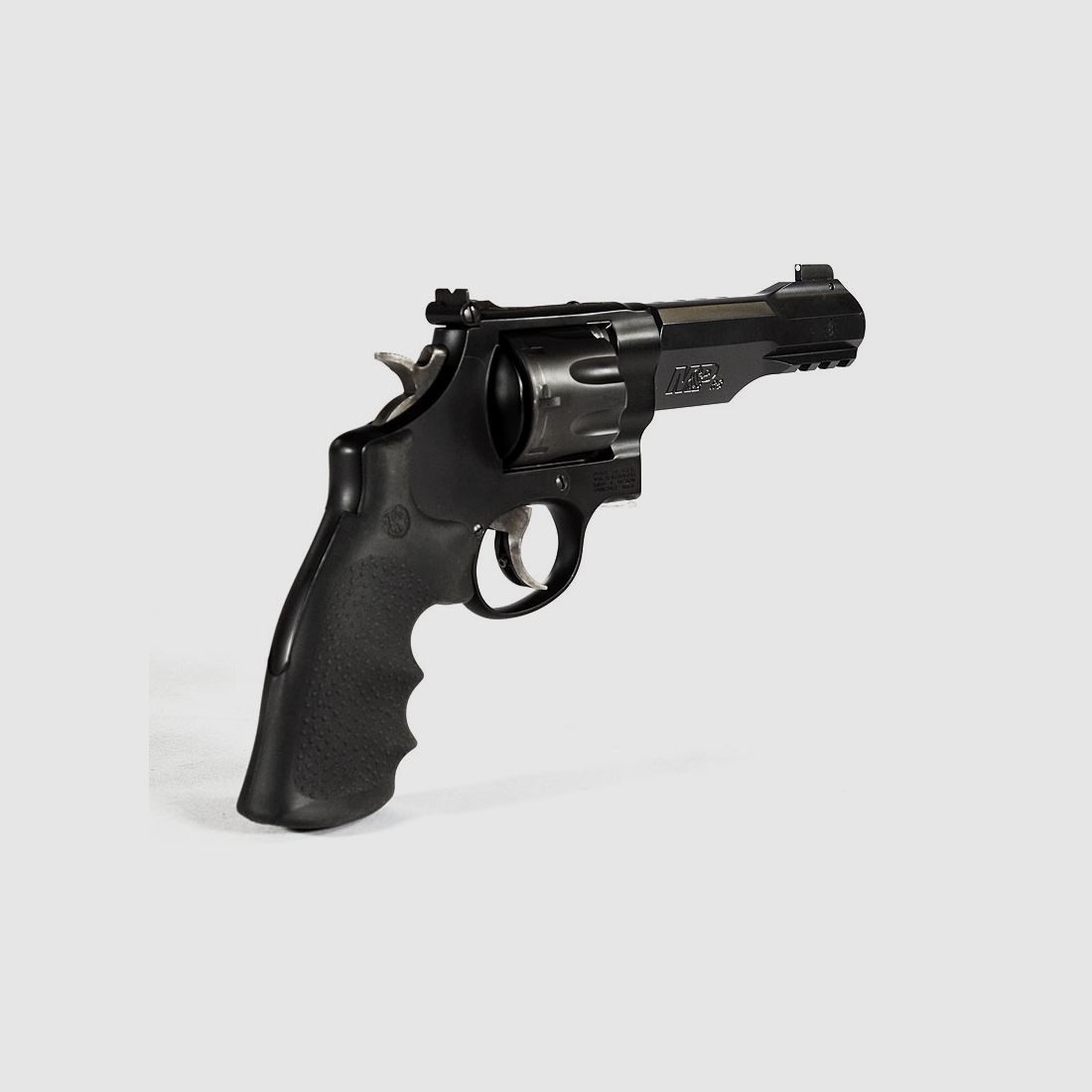 Smith & Wesson M&P R8, canna da 5"