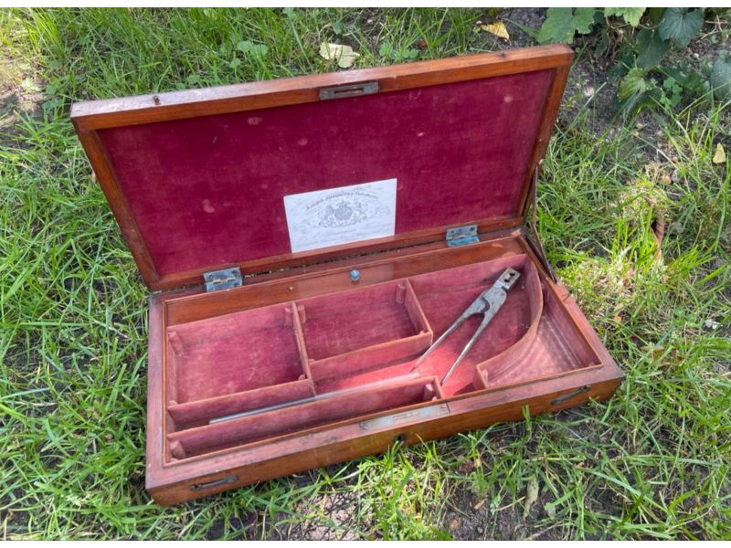 Kassette / Koffer für Duellpistolen um 1850 -VOM BERÜHMTEN BÜchsenmacher E.A. Störmer in Herzberg -