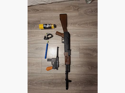 Well AK 74 M aeg <0,5 Joule+ Mauser C96 molla a pressione