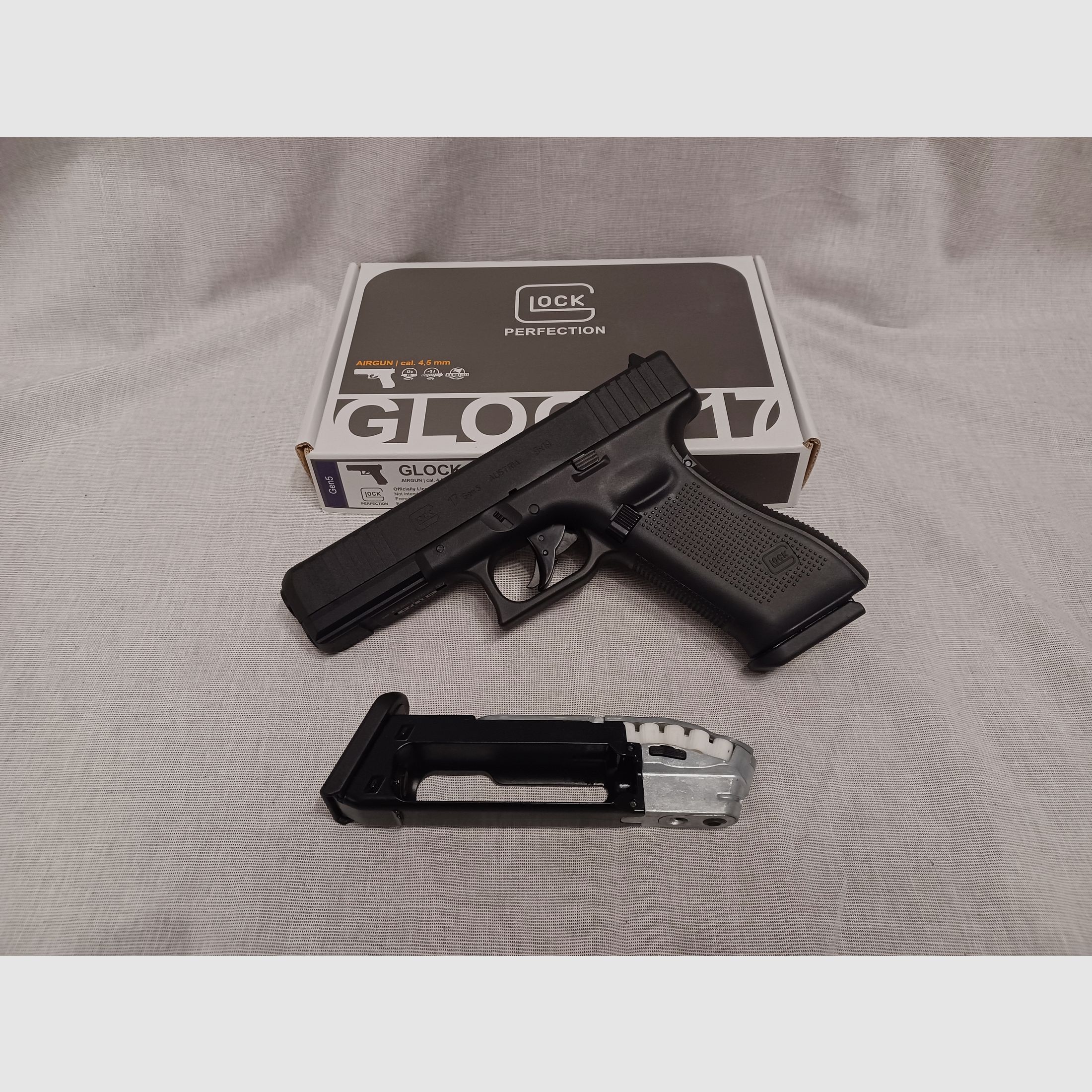 Glock 17 Gen5 / 4,5 mm DIABOLO / BlowBack / CO2 / Pistole / OVP (61)