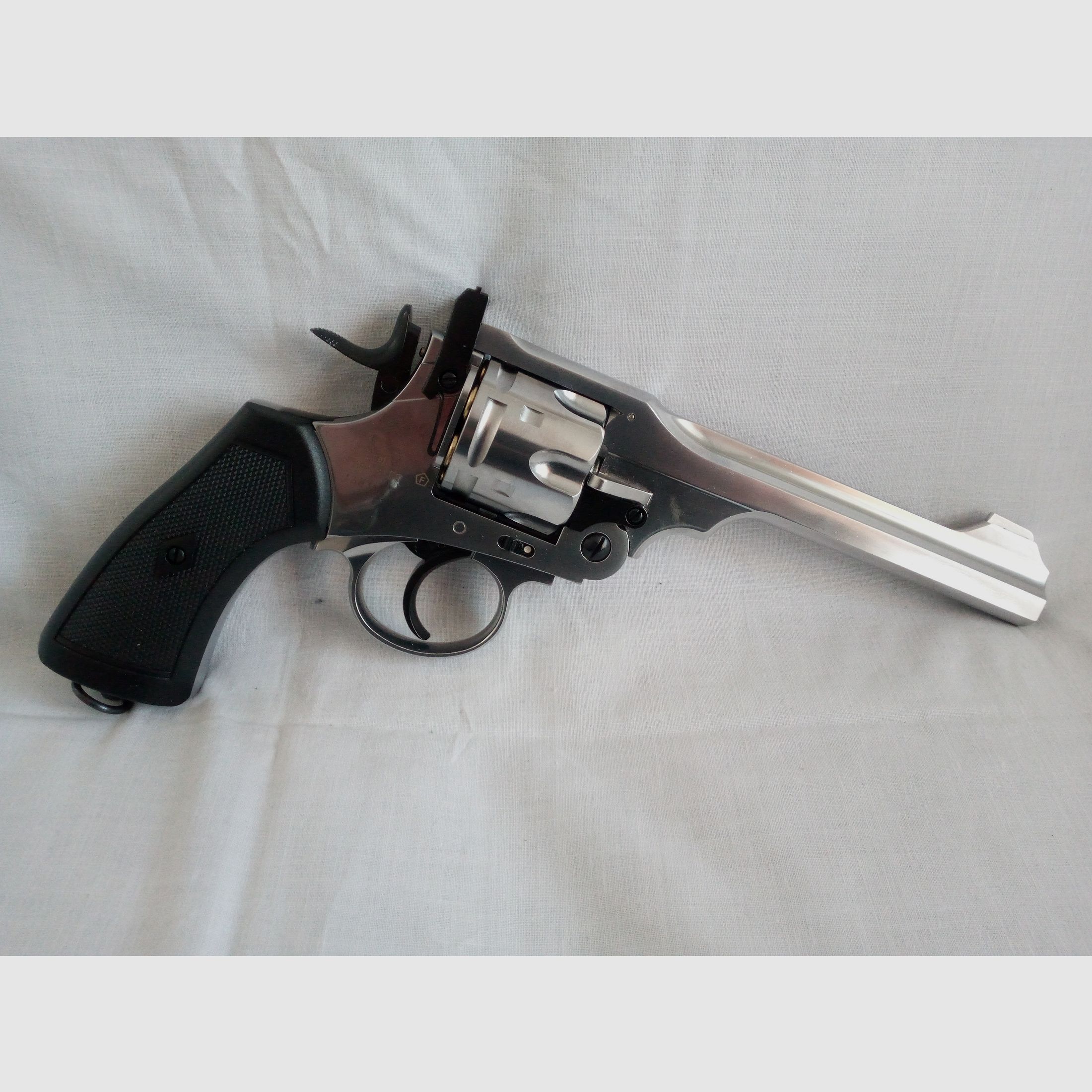 RESERVIERT - Webley MK VI CO2-Revolver / Kal. 4,5mm (.177) / chrom / Pistolenholster