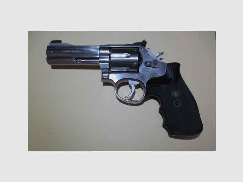 Revolver Smith & Wesson Mod. 686-4 4 inch met Pachmayr grip 686-4