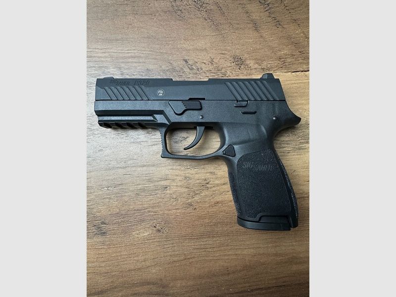 SIG Sauer P320 9mm P.A.K mit Holster und Koffer