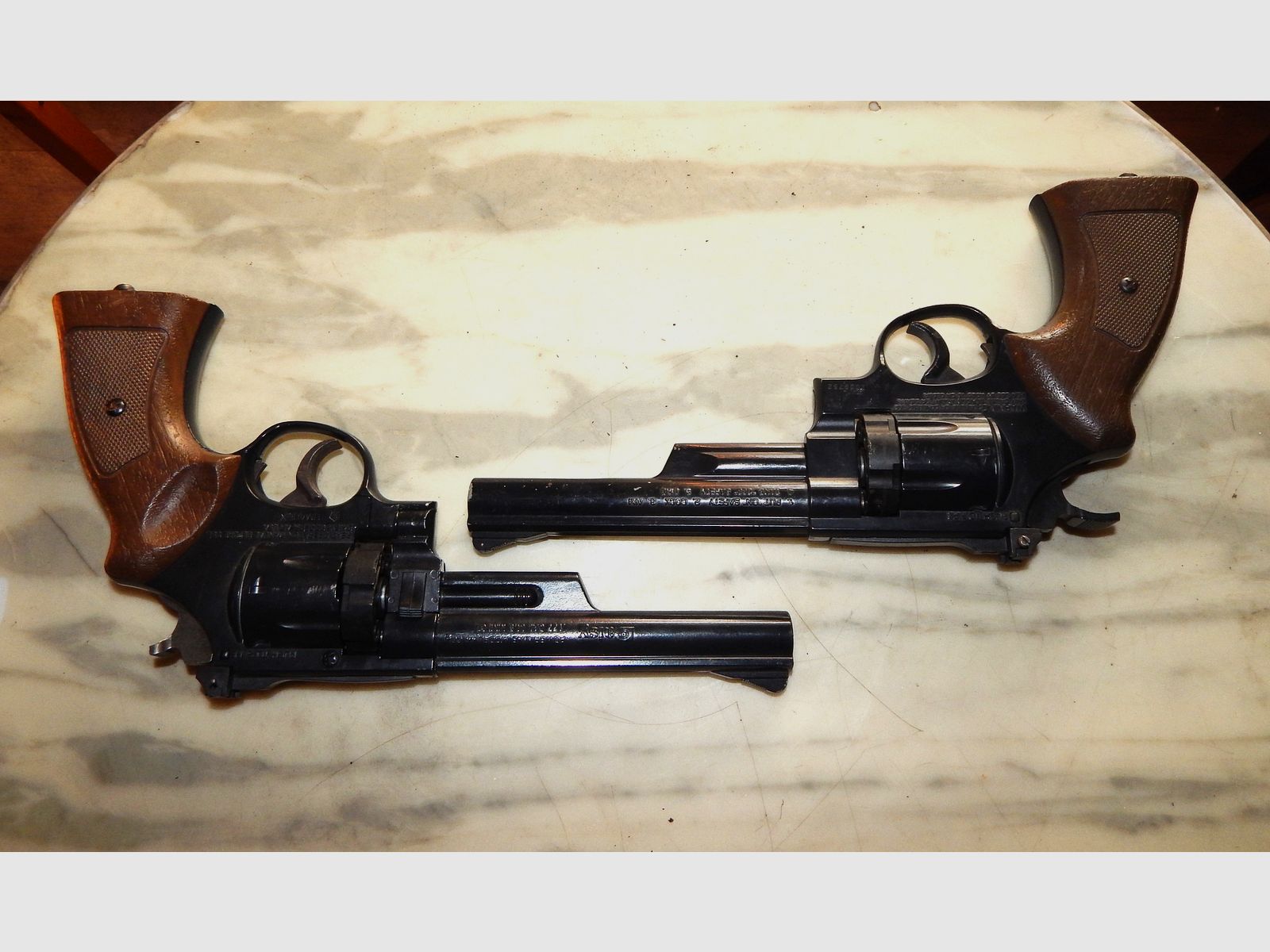 Daisy 44 Co2 Revolver / vintage - 2 stuks
