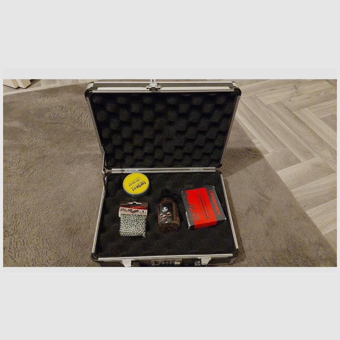 CO2 Pistolet UX XBG 4,5mm Zestaw