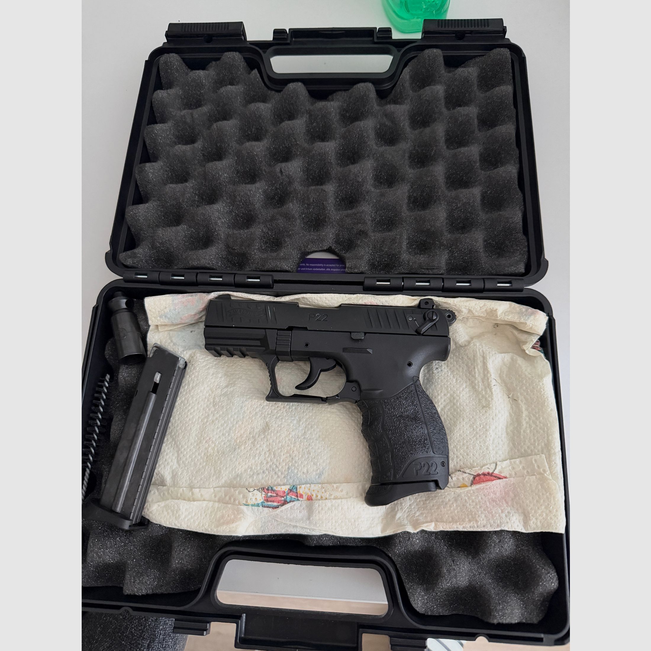 Walther p22q Schreckschuss mit Ersatzmagazin 