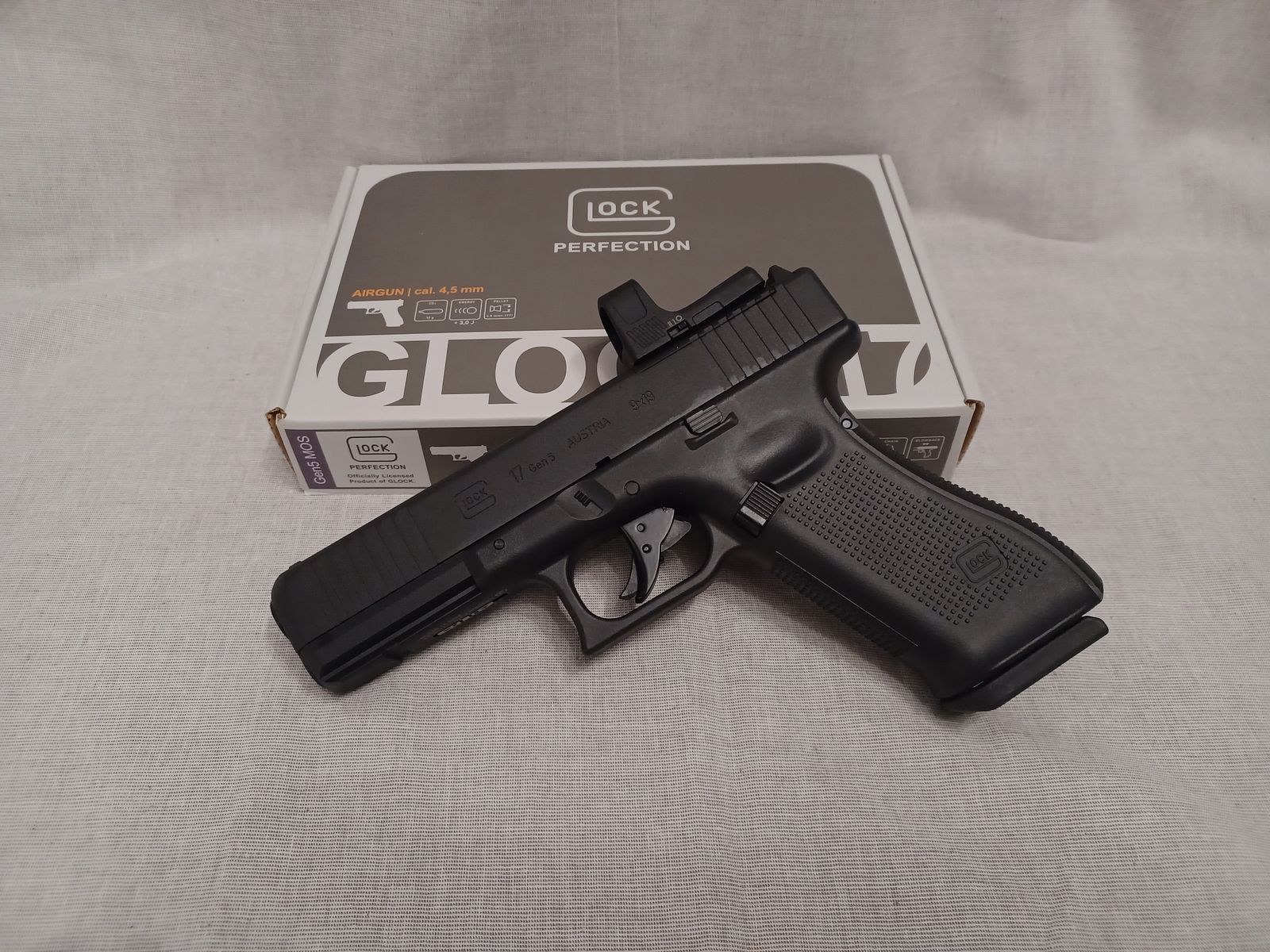 Glock 17 Gen5 MOS / RDS 8 / 4,5 mm DIABOLO / BlowBack / CO2 / Pistole / OVP (81)